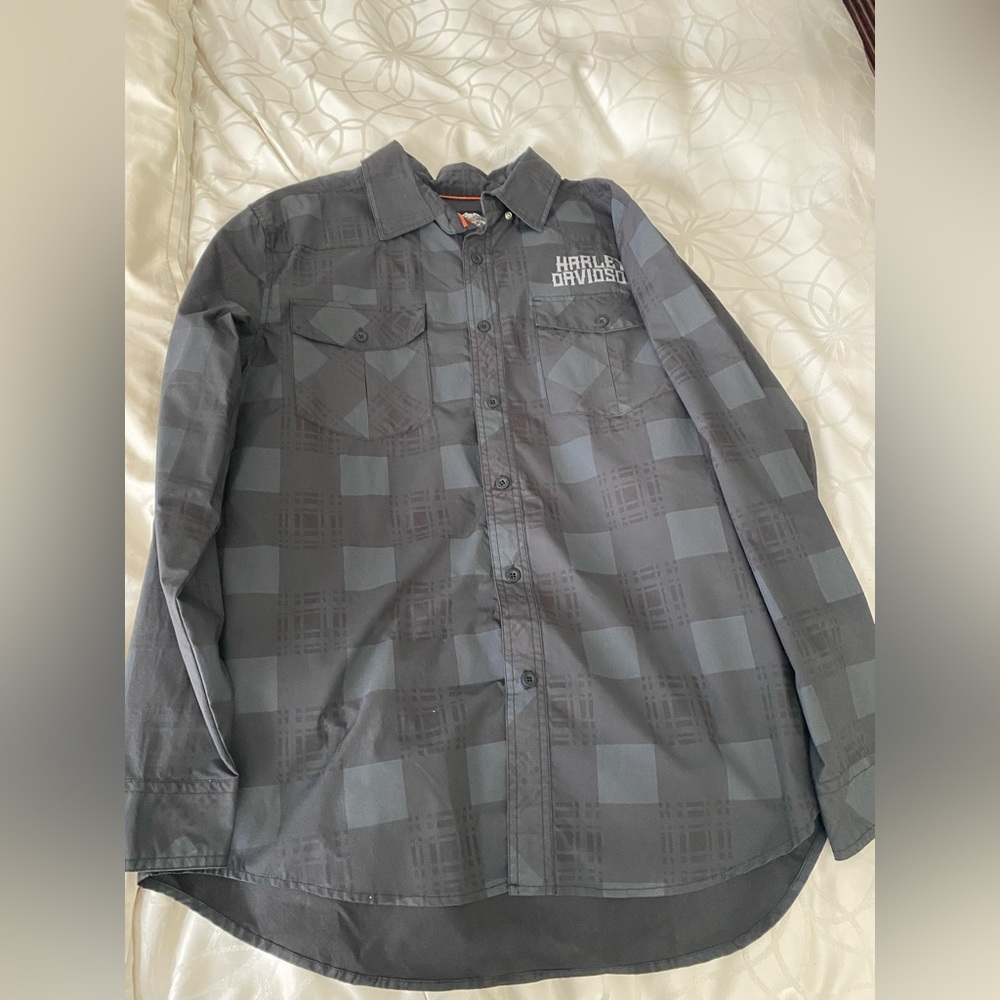 Original Harley Davidson grey & black button down long sleeve performance shirt.